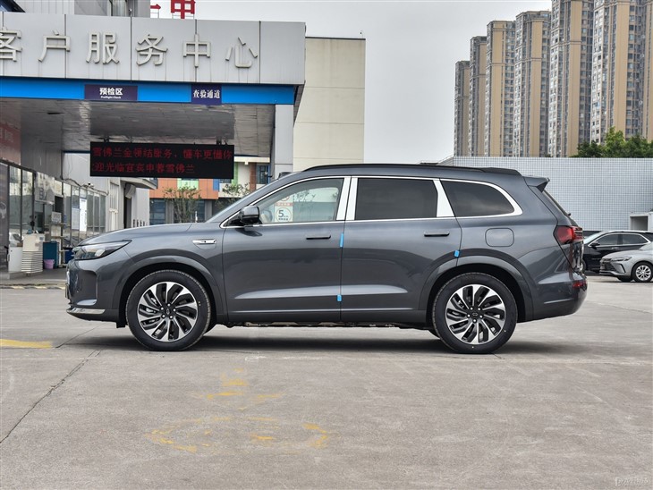 Seres Aito M7 Plus 5 door 5 Seat SUV