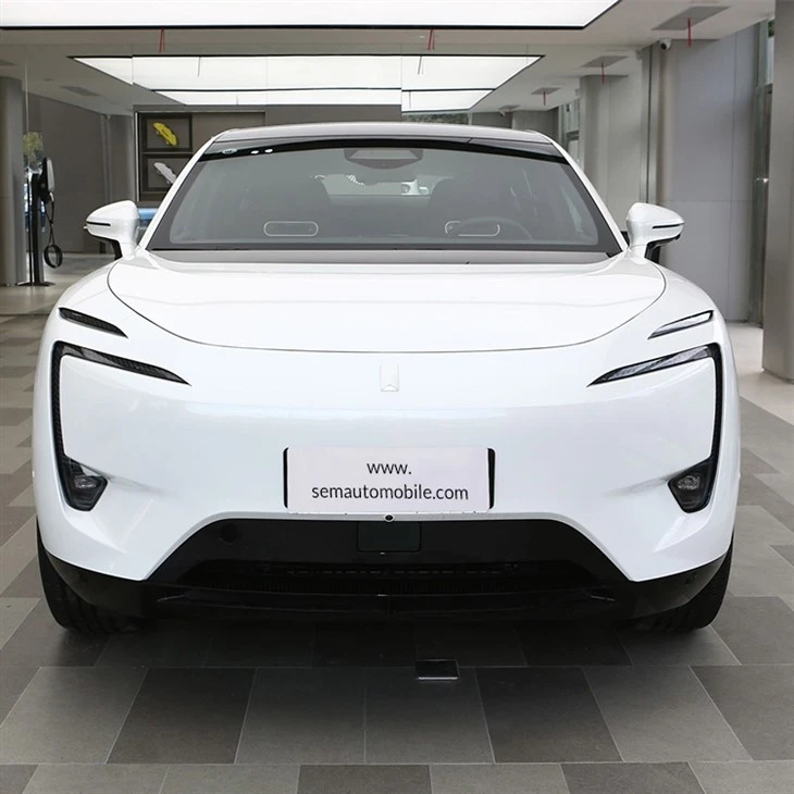 Avita 11 rear-drive SUV