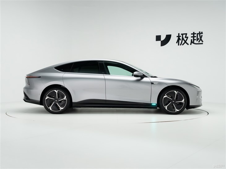 Jiyue 07 4WD Sedan