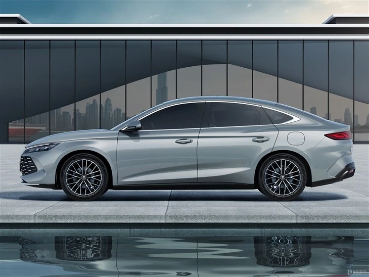 BYD Qin L PHEV Sedan