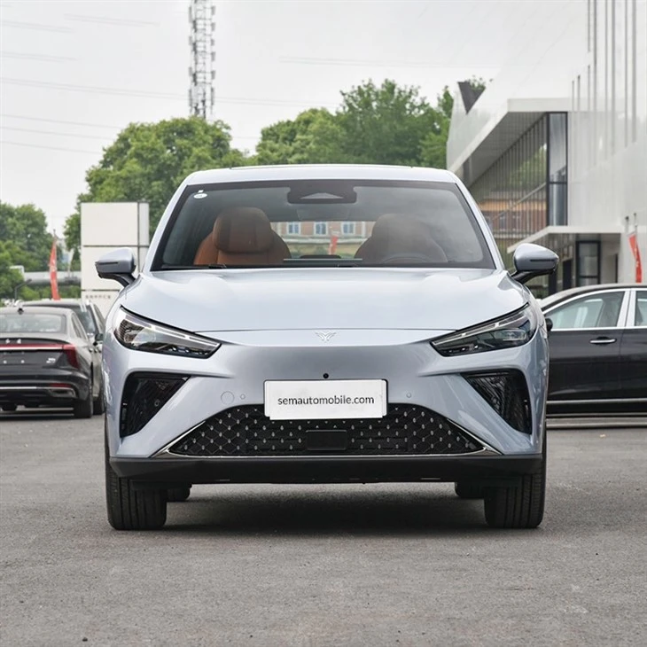 2024 Neta L 5 door mid-size SUV